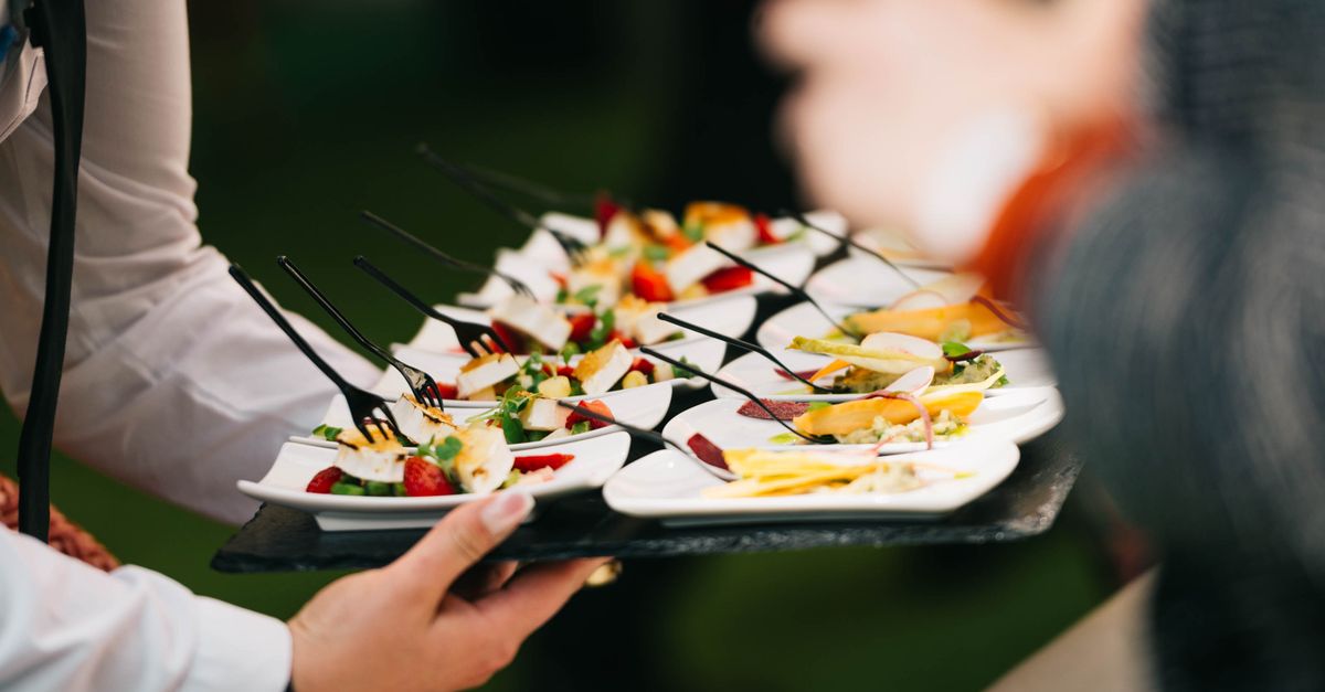 Creating a Vibrant Spanish Feast for Corporate Gatherings