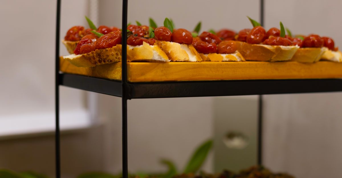 Hosting a Spanish Wine and Dine Night: Tips and Ideas