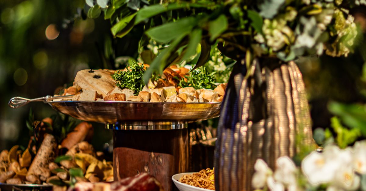 How to Organise a Memorable Spanish Wine and Dine Night